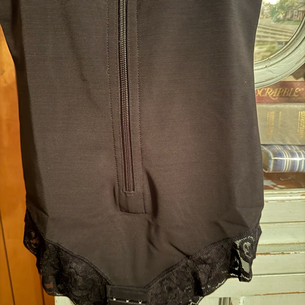 Component Ladies Size XL Black Zip-Front Bodysuit with 3 Hook Eye Durable Crotch - Picture 3 of 4